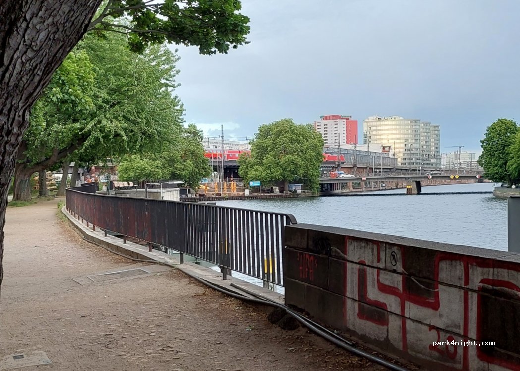 (10179) Berlin - 13 Rolandufer — foto 2