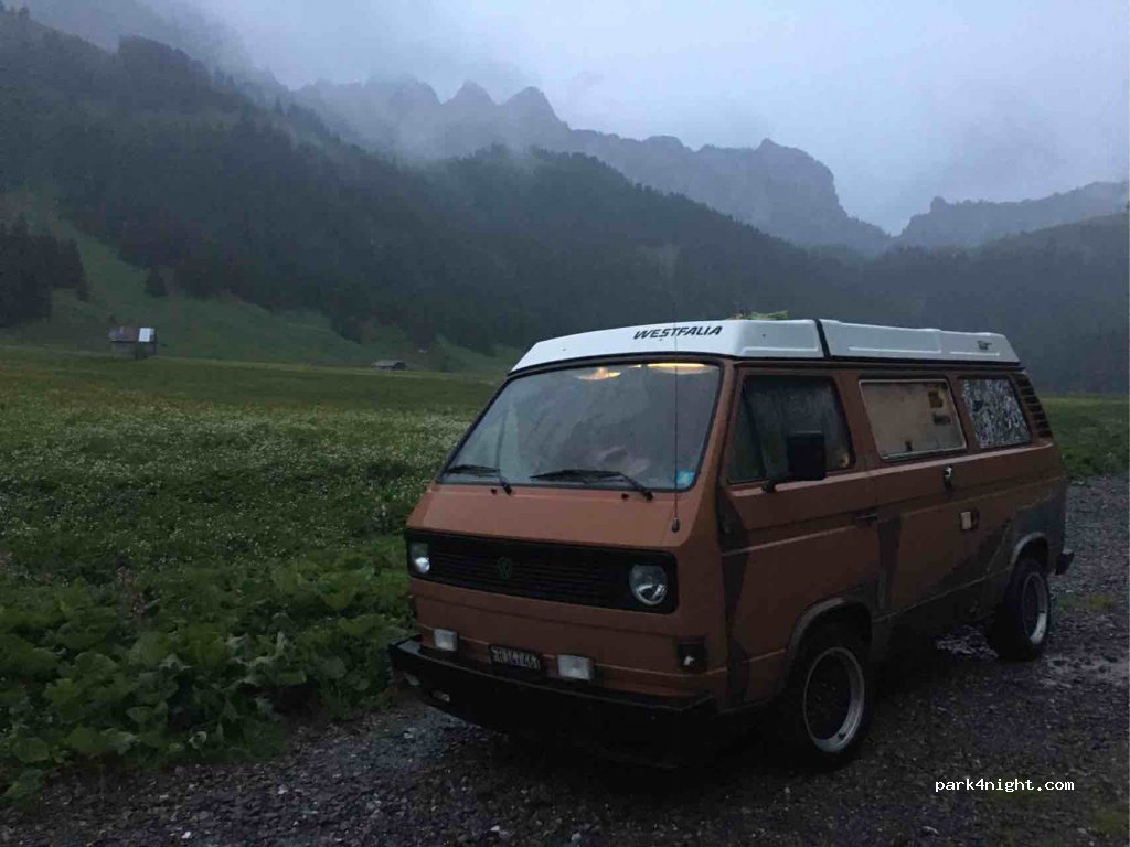 (1637) Val-de-Charmey - Unnamed Road — foto