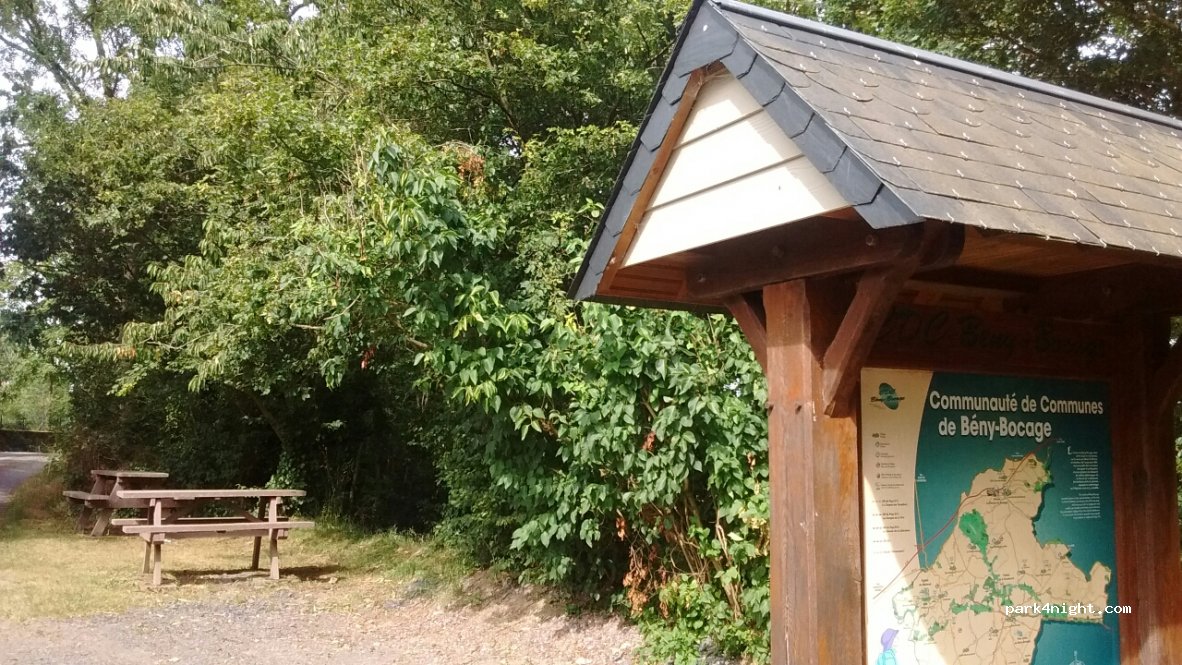 (14350) Malloué - Hameau de Malloué — foto
