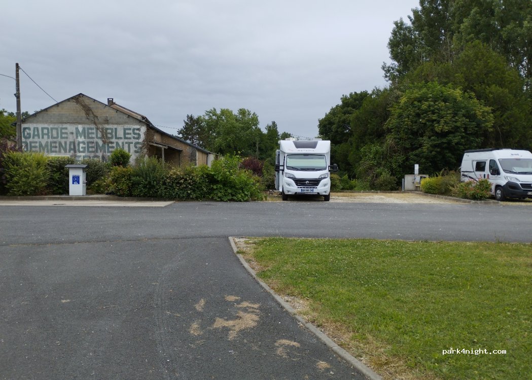 (24600) Saint-Martin-de-Ribérac - 7 D709 — foto 4
