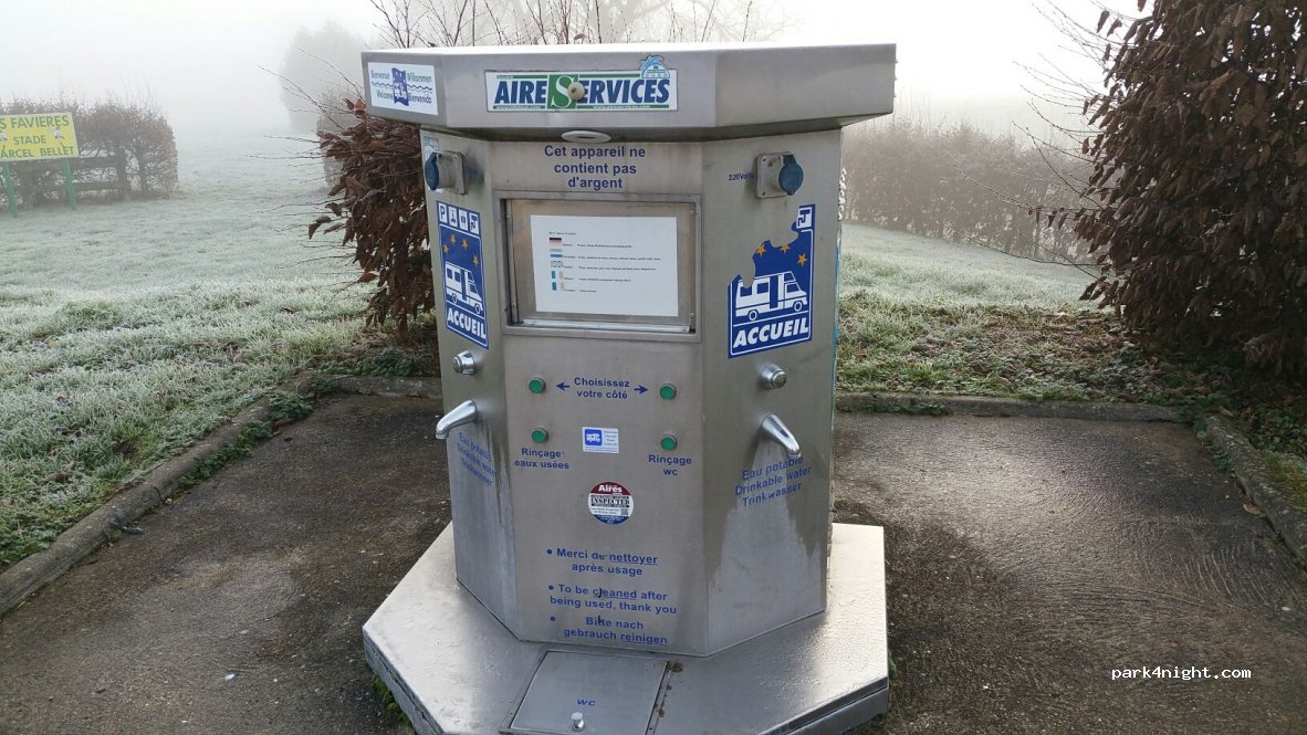 Aire de camping car intercommunale Favieres — foto