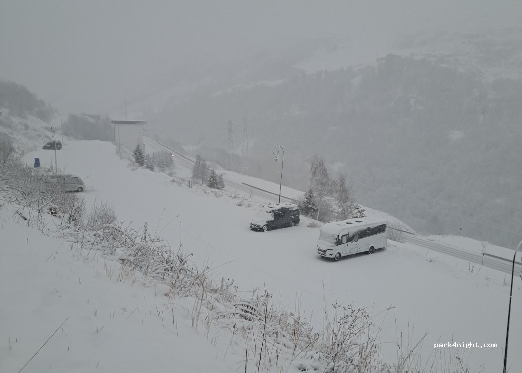 Aire Camping Car Les Menuires — foto 4