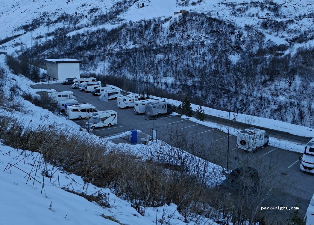 Aire Camping Car Les Menuires — foto 5