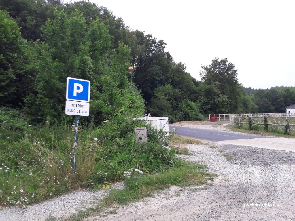 (27110) Villez-sur-le-Neubourg - Unnamed Road — foto