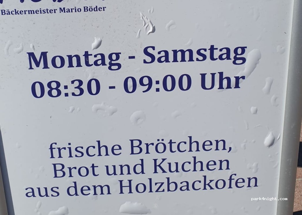 Wohnmobil Stellplatz am Bahnhof — foto 4