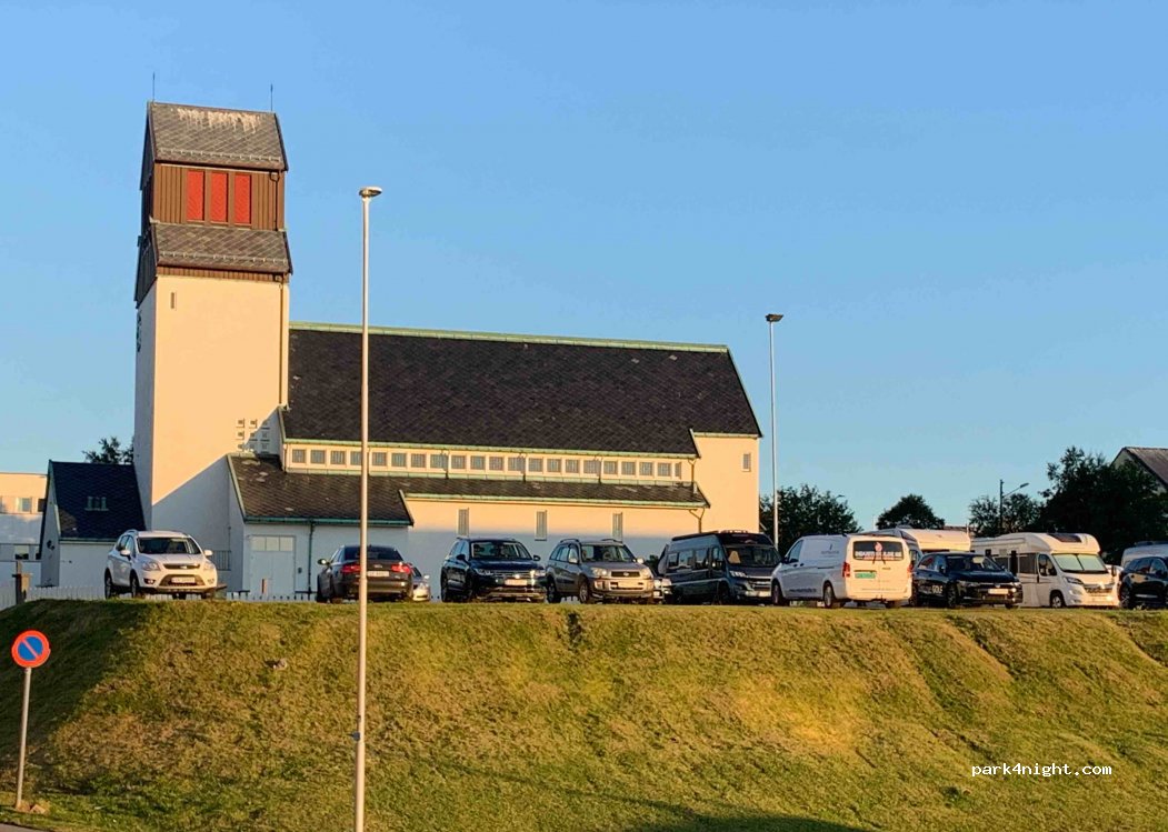 (9900) Kirkenes - 1 Rådhussvingen — foto 2