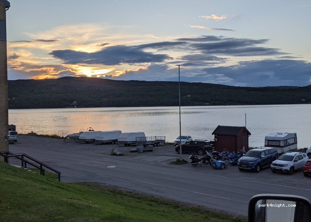 (9900) Kirkenes - 1 Rådhussvingen — foto 4