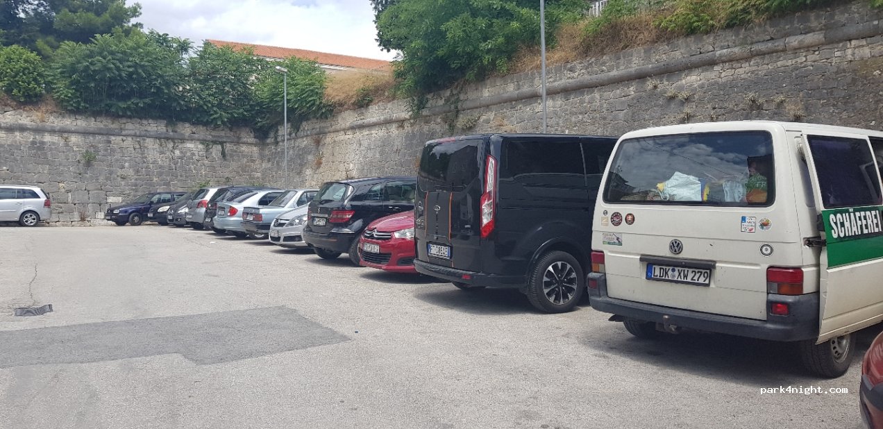 (21000) Split - 11 Slovenićeva ulica — foto