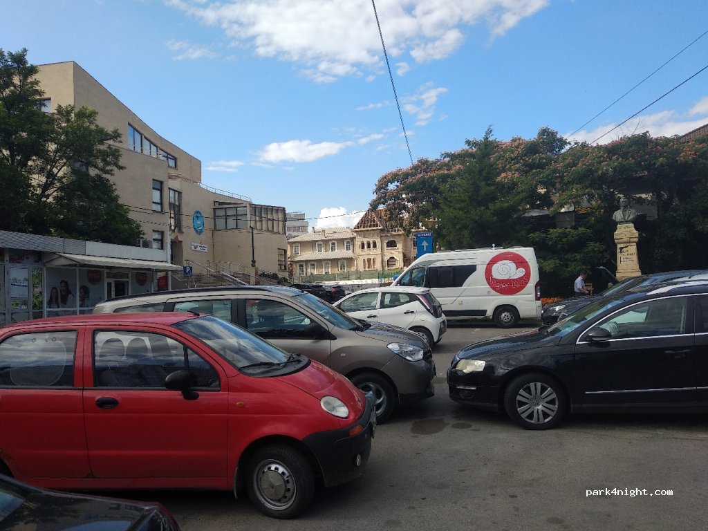 () Tulcea - 1 Strada Gloriei — foto