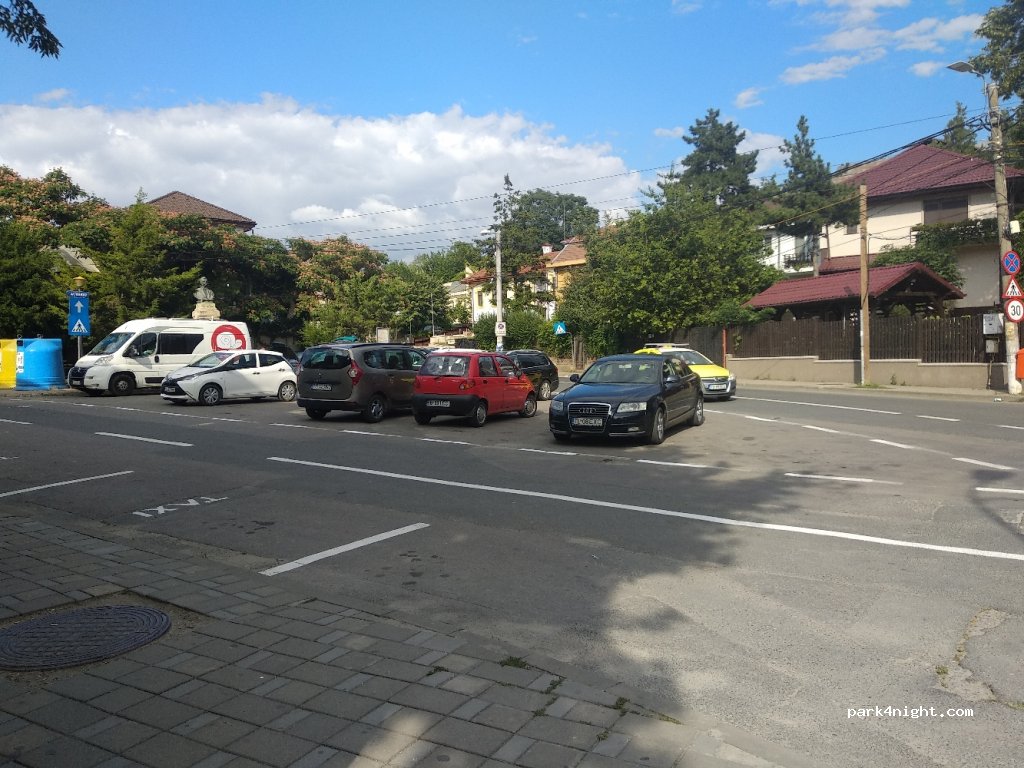 () Tulcea - 1 Strada Gloriei — foto 2