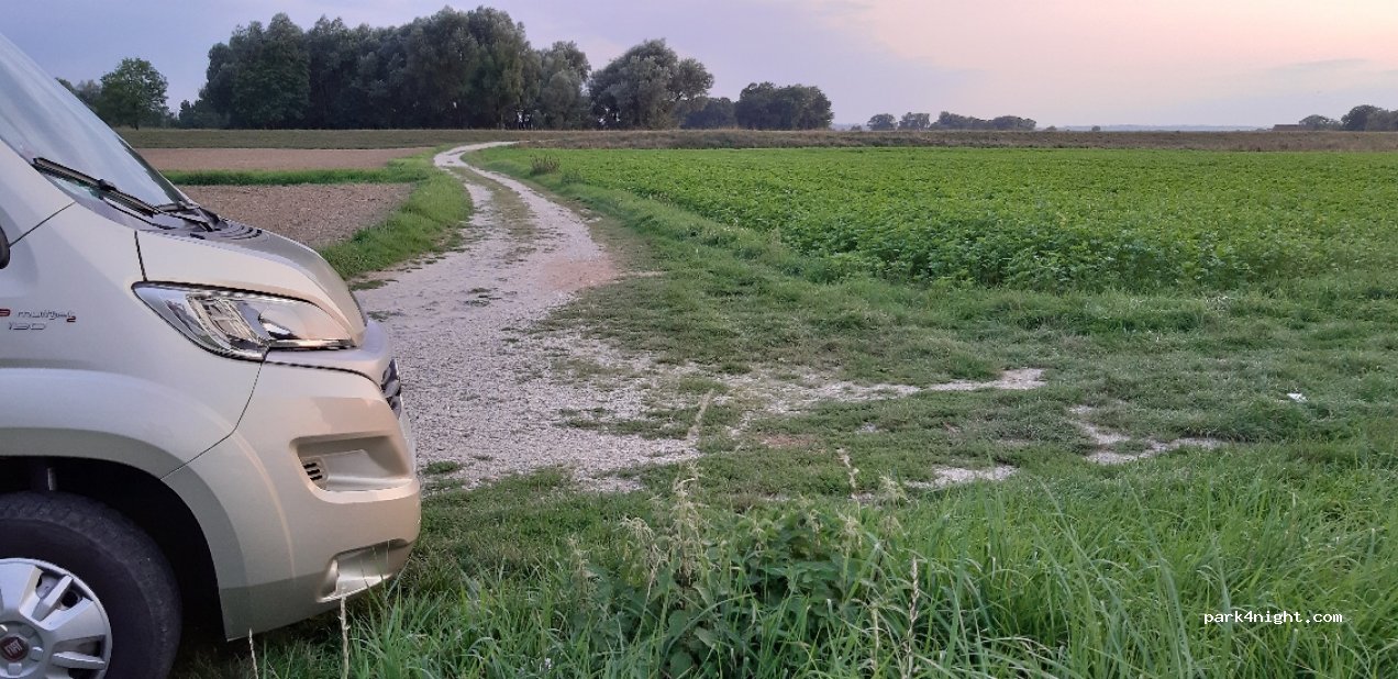 (94474) Vilshofen an der Donau - Unnamed Road — foto 3