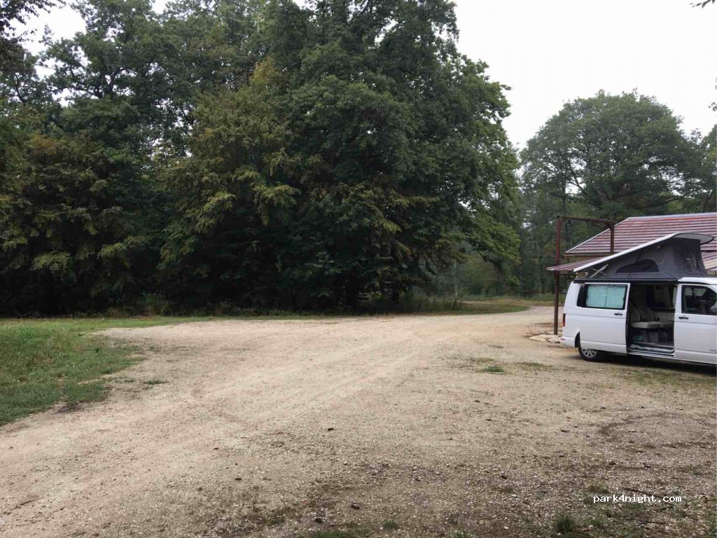 (10200) Bligny - 122 Forêt de Bossican — foto 3