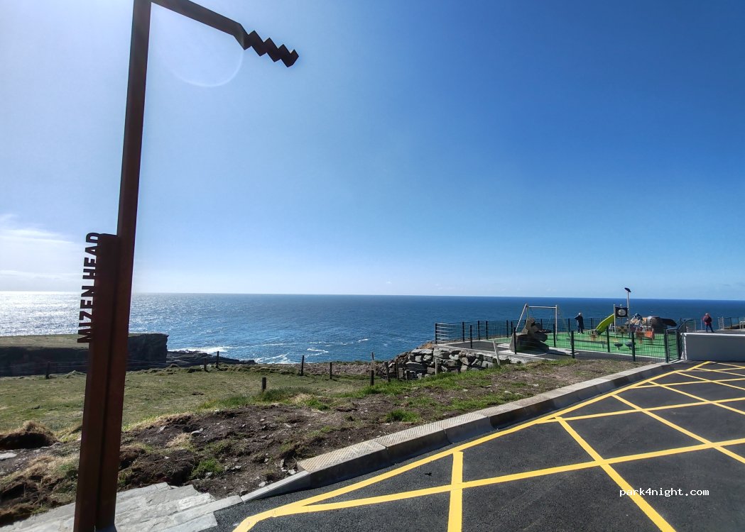 (P81 NY52) Mizen Head - Unnamed Road — foto 4