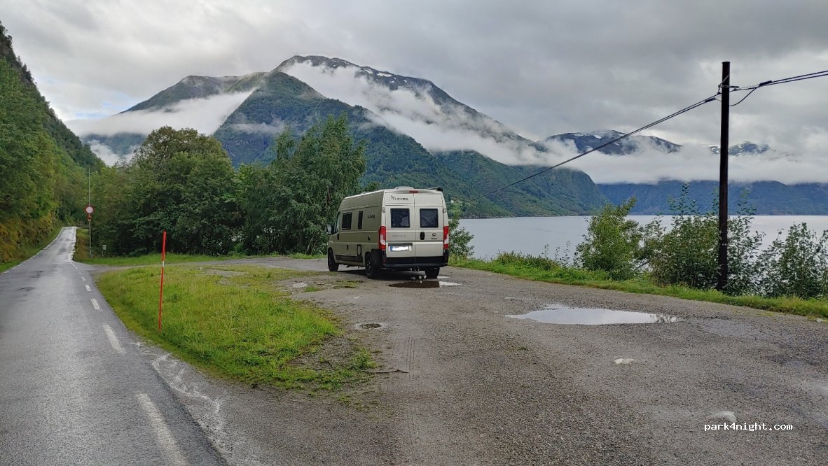 (6893) Vik I Sogn - 8-6 Sekundær Fylkesveg 92 — foto 2