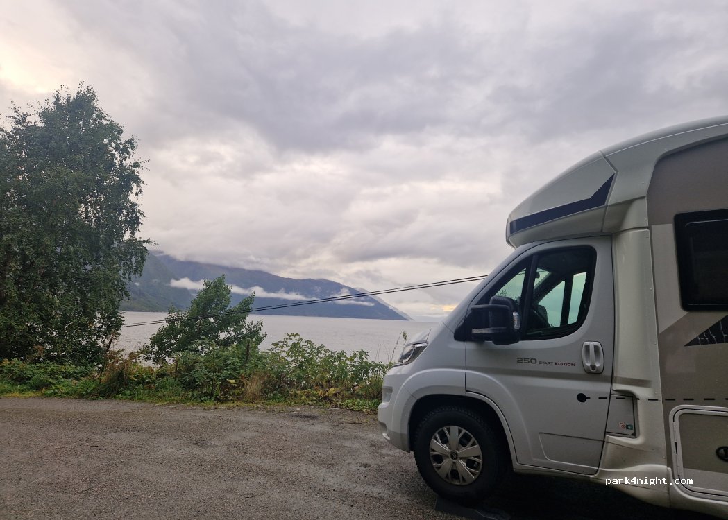 (6893) Vik I Sogn - 8-6 Sekundær Fylkesveg 92 — foto 5