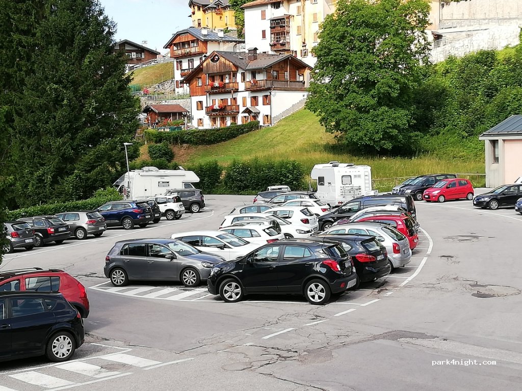 (32044) Pieve di Cadore - 7 Piazza Martiri della Liberta' — foto