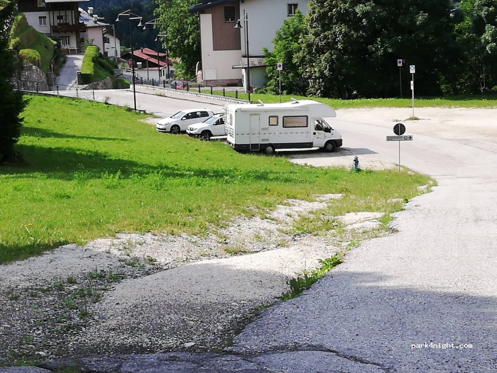 (32044) Pieve di Cadore - 7 Piazza Martiri della Liberta' — foto 2