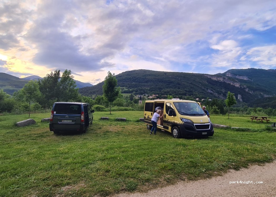 (05140) Saint-Julien-en-Beauchêne - Le Village — foto 4