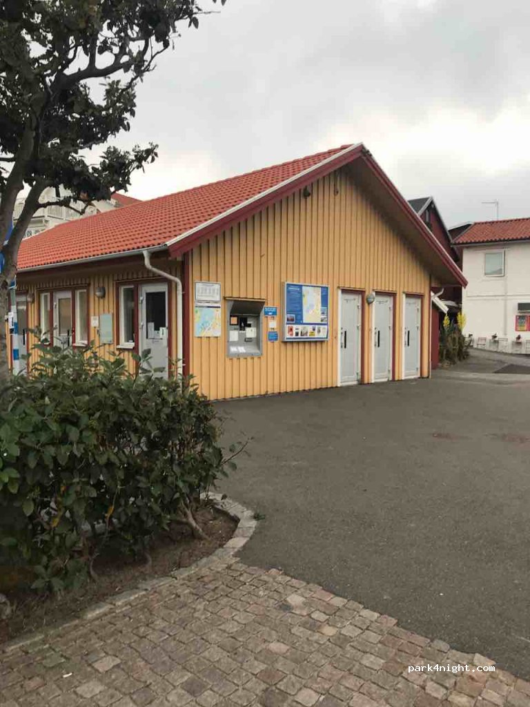 (456 31) Kungshamn - 25 Hamngatan — foto
