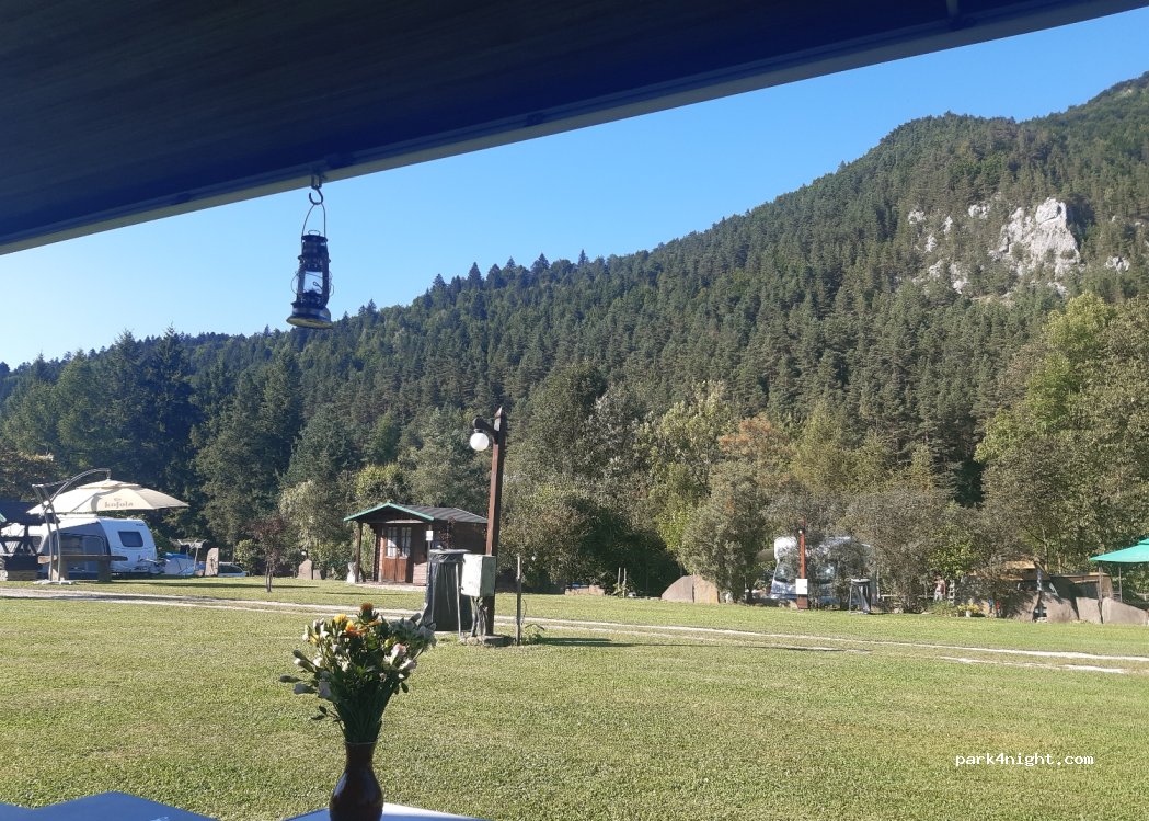 Goralský dvor - kemping, plte a rafting na Dunajci, reštaurácia, múzeum — foto 4