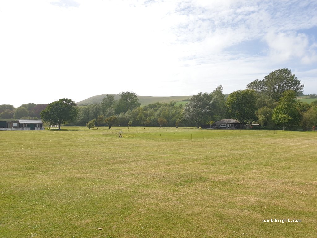 Glynde Village Carpark — foto 2