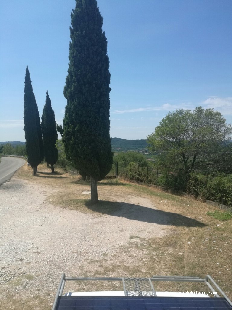 (37015) Sant'Ambrogio di Valpolicella - Via San Zeno — foto