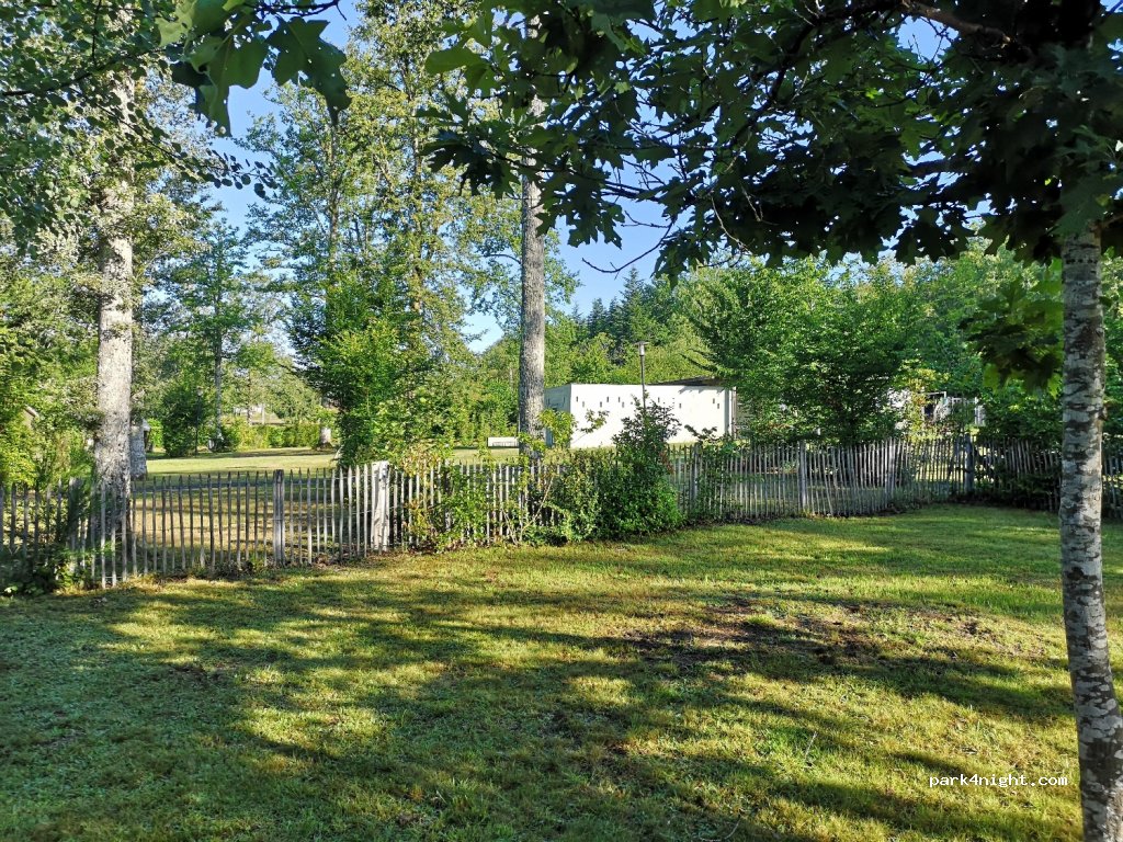 Camping du Grand Etang de St-Estèphe — foto 3