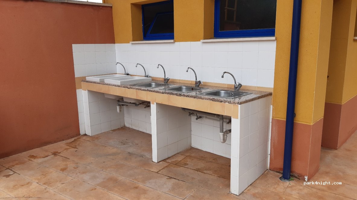 Camping Puerta de Los Montes Obarenes — foto
