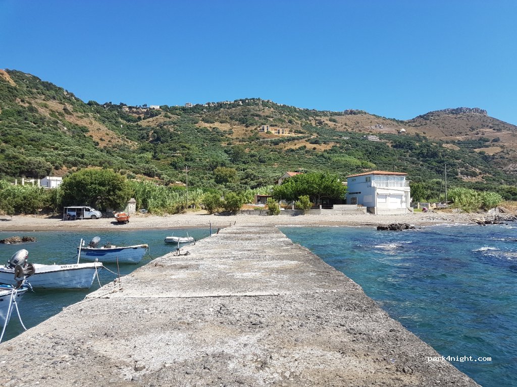 (730 06) Paralia - Unnamed Road — foto 2