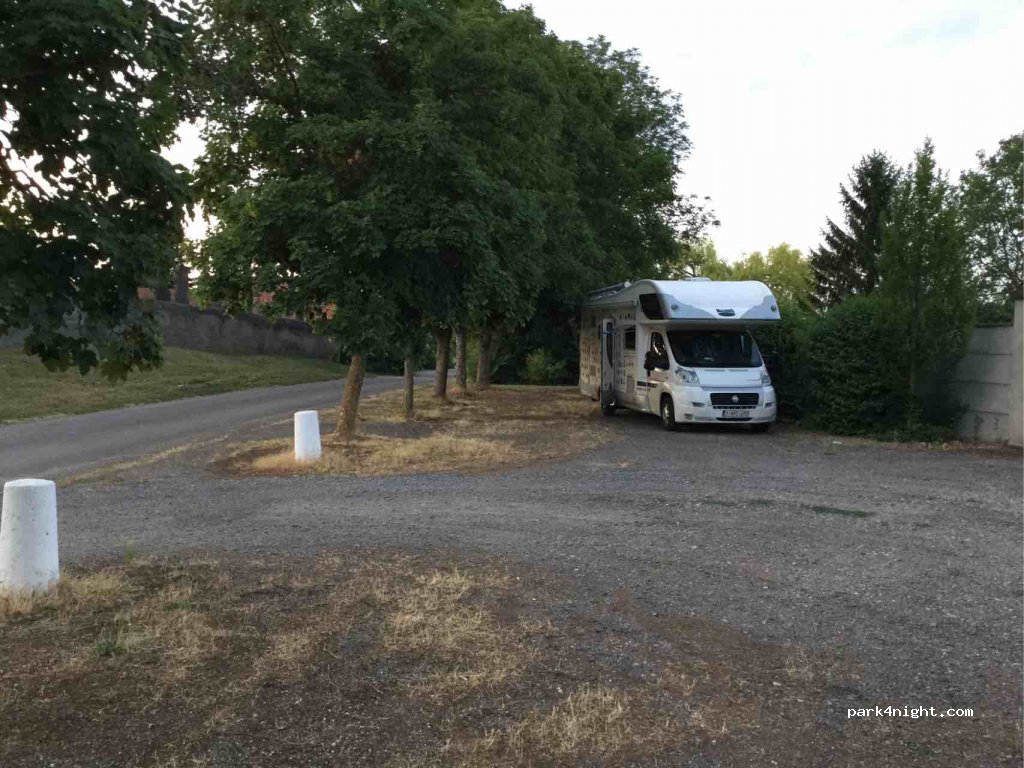 (63260) Saint-Gènes-du-Retz - 24 Rue Principale — foto 2