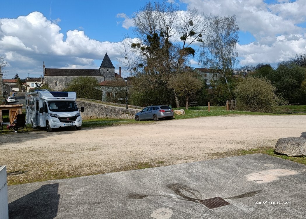 (86700) Vaux - Impasse du Gué — foto 3