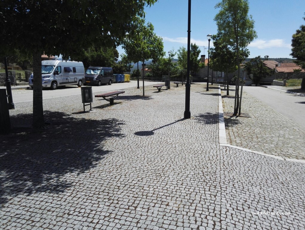 () Moimenta - Lgo do Toural — foto