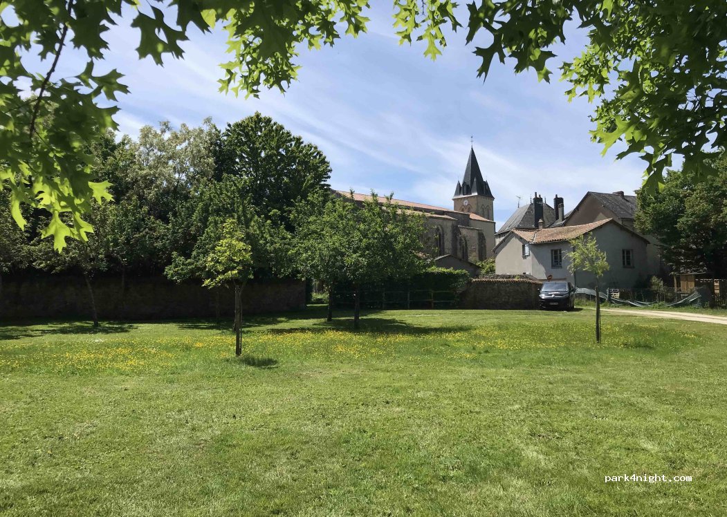 (79380) La Forêt-sur-Sèvre - 13 Rue Mal de Lattre de Tassigny — foto 2