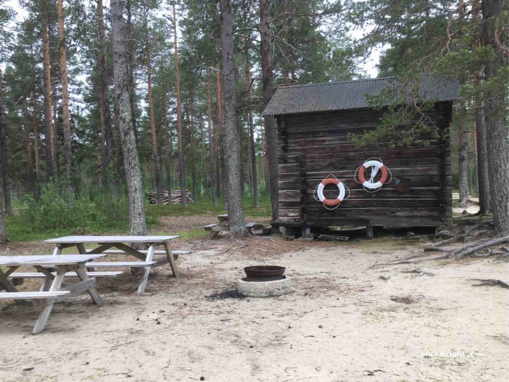 (895 93) Bredbyn - Unnamed Road / 348 — foto