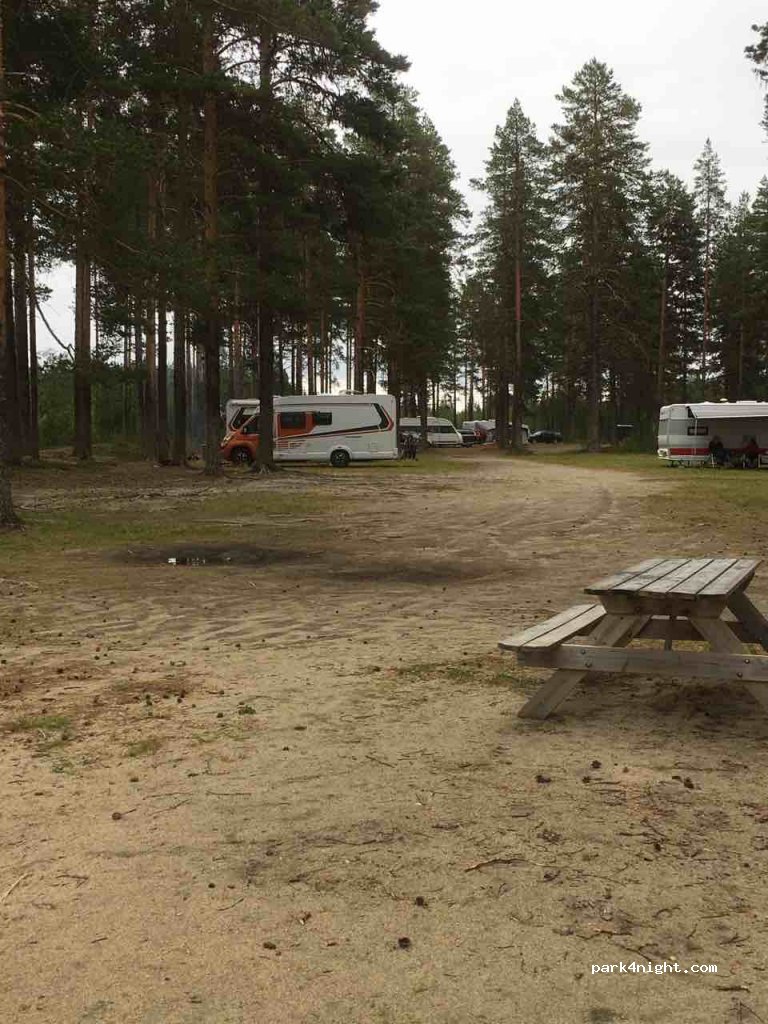 (895 93) Bredbyn - Unnamed Road / 348 — foto 2