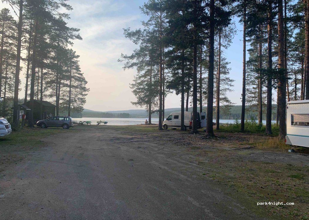 (895 93) Bredbyn - Unnamed Road / 348 — foto 3