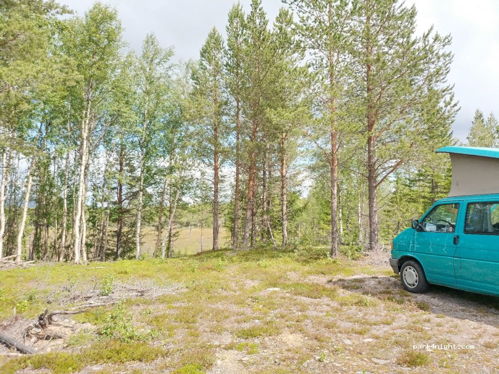 (830 12) Vålådalen - Unnamed Road — foto