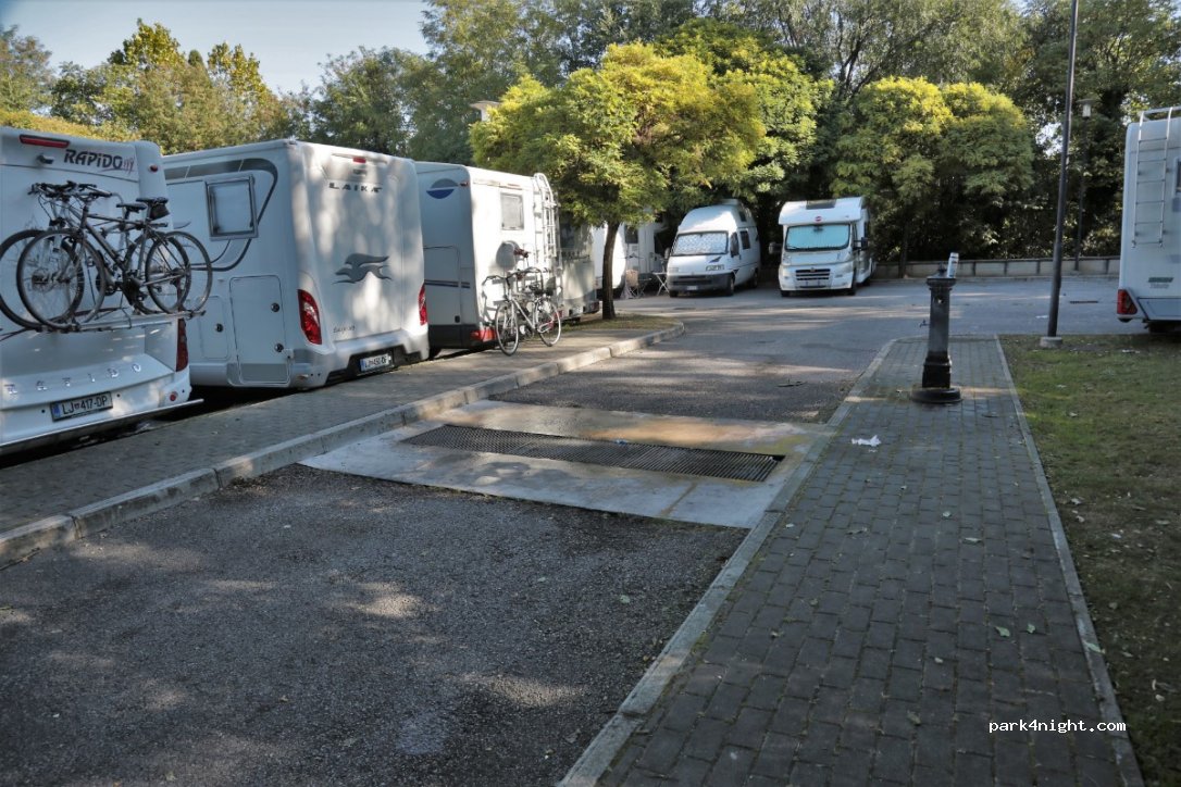 Parcheggio Camper service Gorizia — foto 2