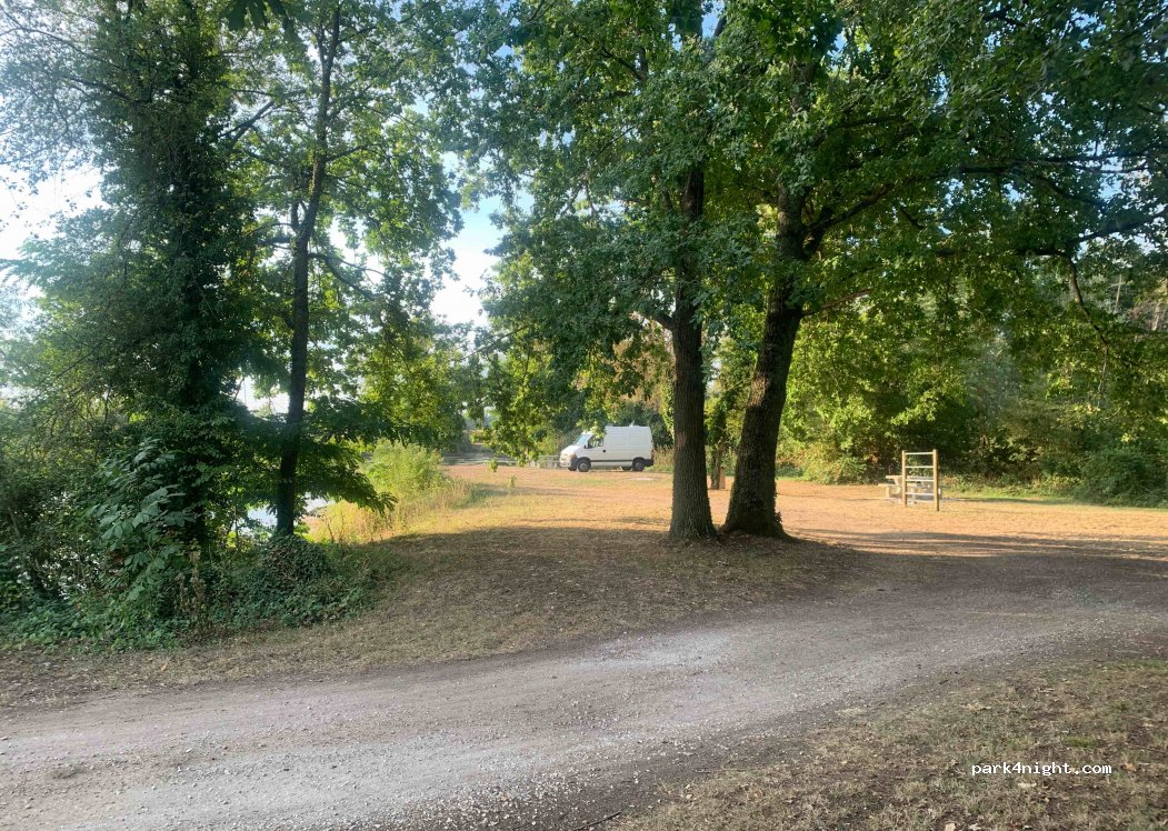 (89400) Cheny - Unnamed Road — foto 2