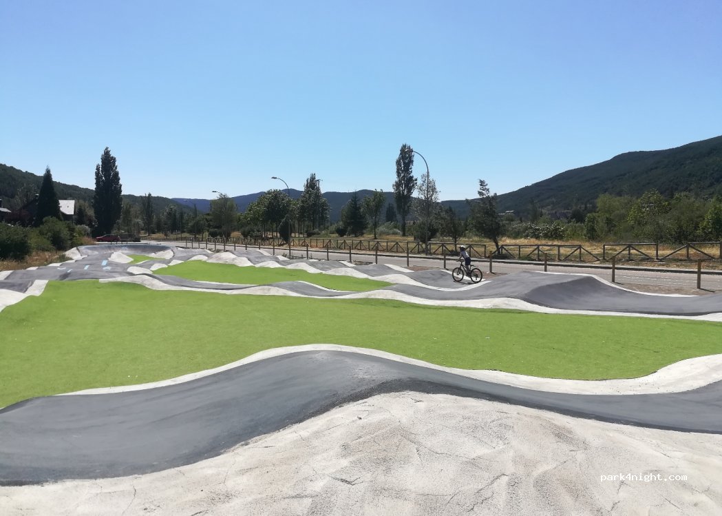 (22870) Villanúa - 7 Calle Piscinas — foto