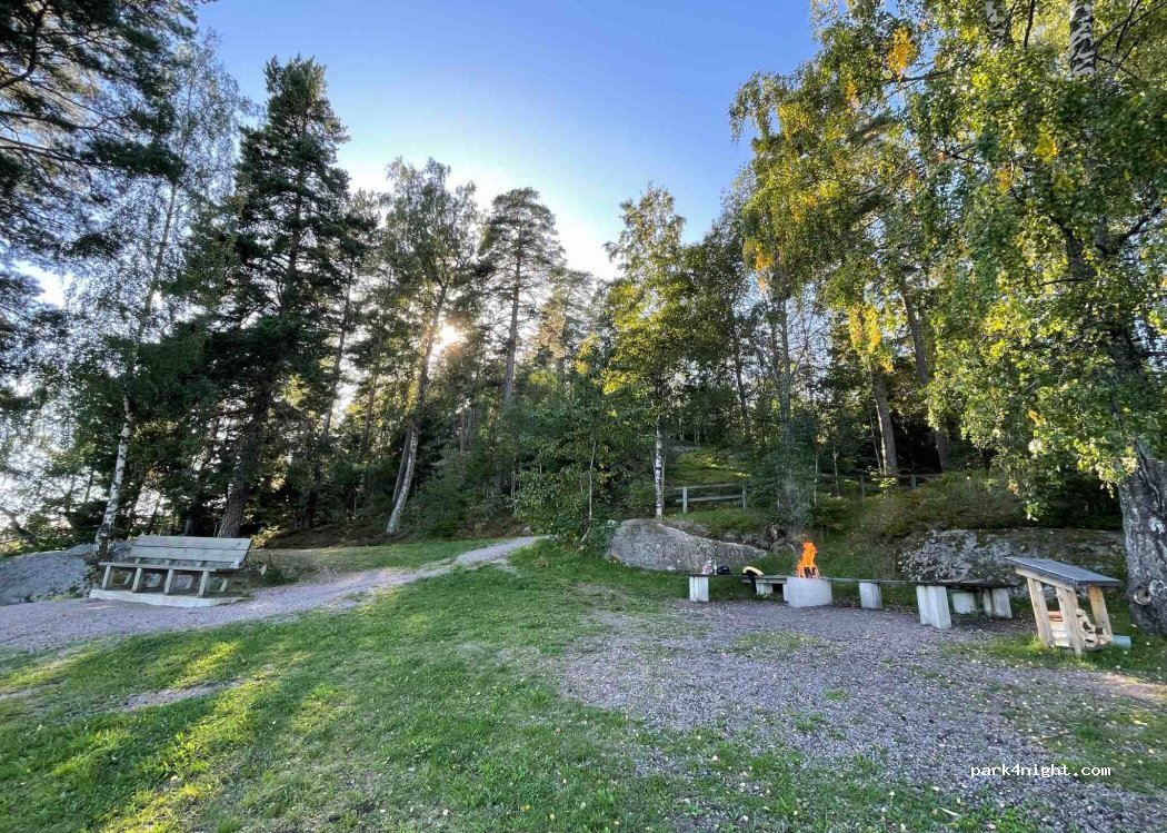 (546 92) Mölltorp - Unnamed Road — foto 2