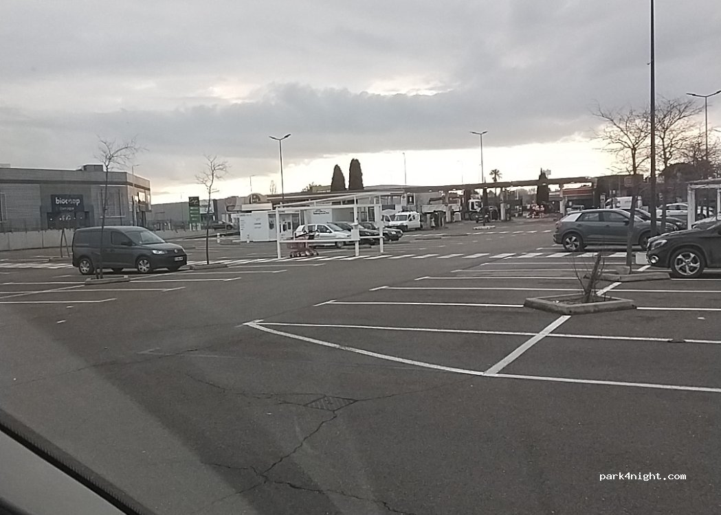 (13200) Arles - 24124 Rue François Mesnier — foto