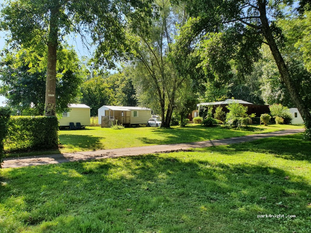 Camping de Tremolat Les Berges de la Dordogne. — foto 2