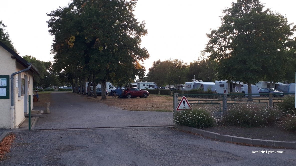 Camping Municipal de Cercy-la-Tour — foto