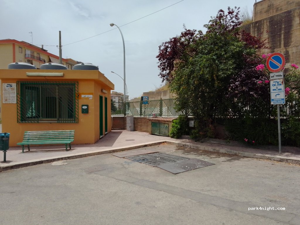 (93100) Caltanissetta - Via Antonio Guastaferro — foto