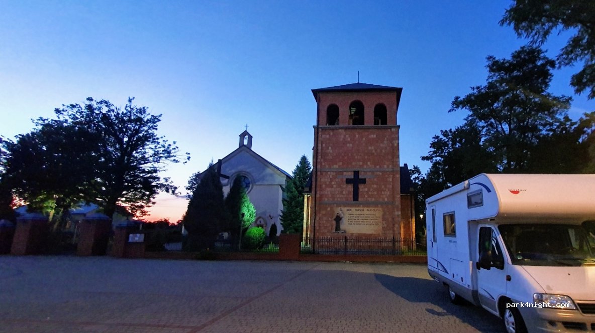 (99-420) Łyszkowice - 5 Kościelna — foto