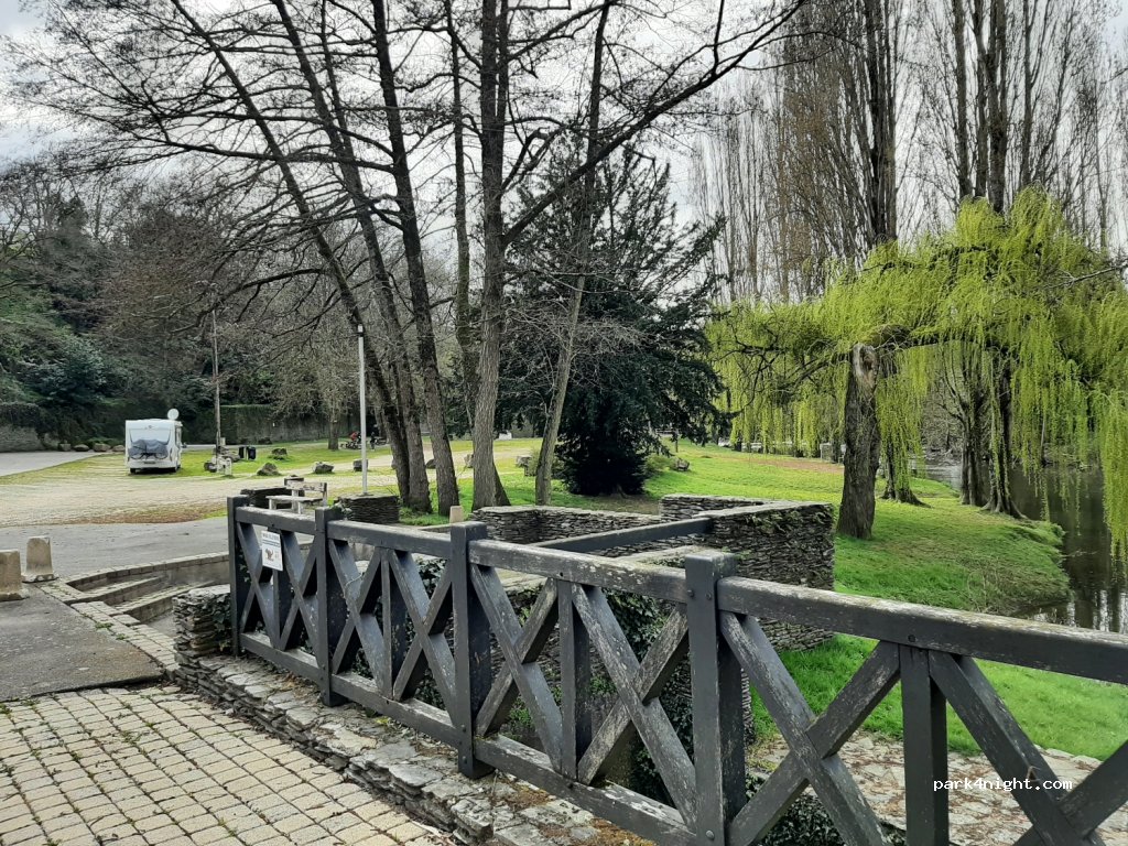(49500) Segré - 28-30 Rue Emile Zola — foto 2