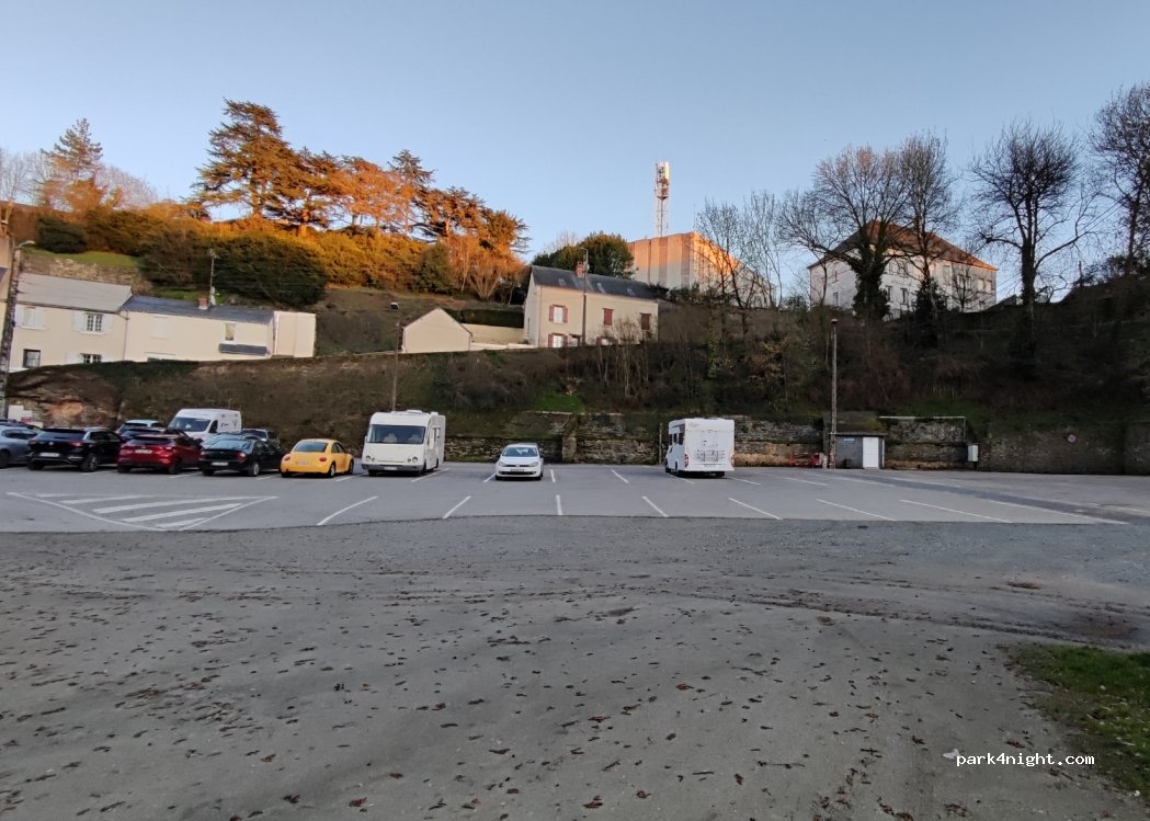 (49500) Segré - 28-30 Rue Emile Zola — foto 3