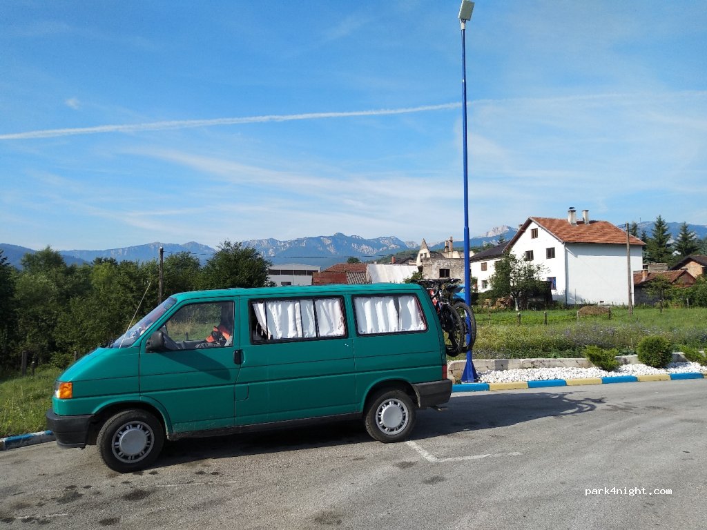 () Trnovo - unnamed road — foto