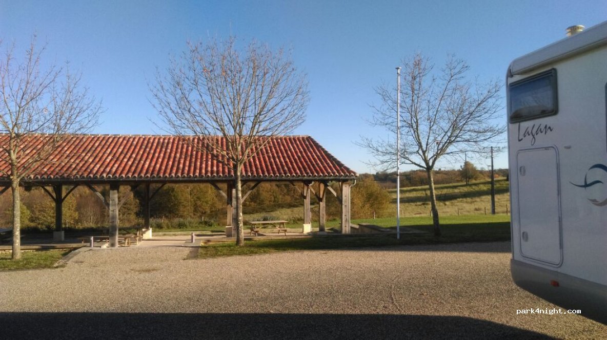 (24140) Bourrou - Le Bourg — foto